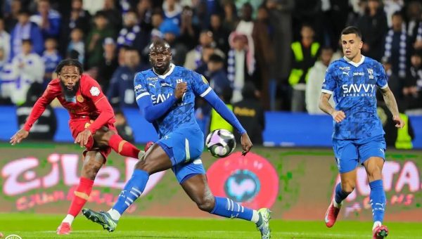 الهلال يستقبل ضمك في المملكة أرينا .. موعد المباراة والقنوات الناقلة