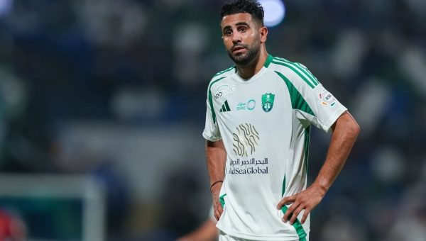 محرز يشعل الأجواء.. ألف تذكرة هدية لجماهير الأهلي قبل مواجهة الدحيل